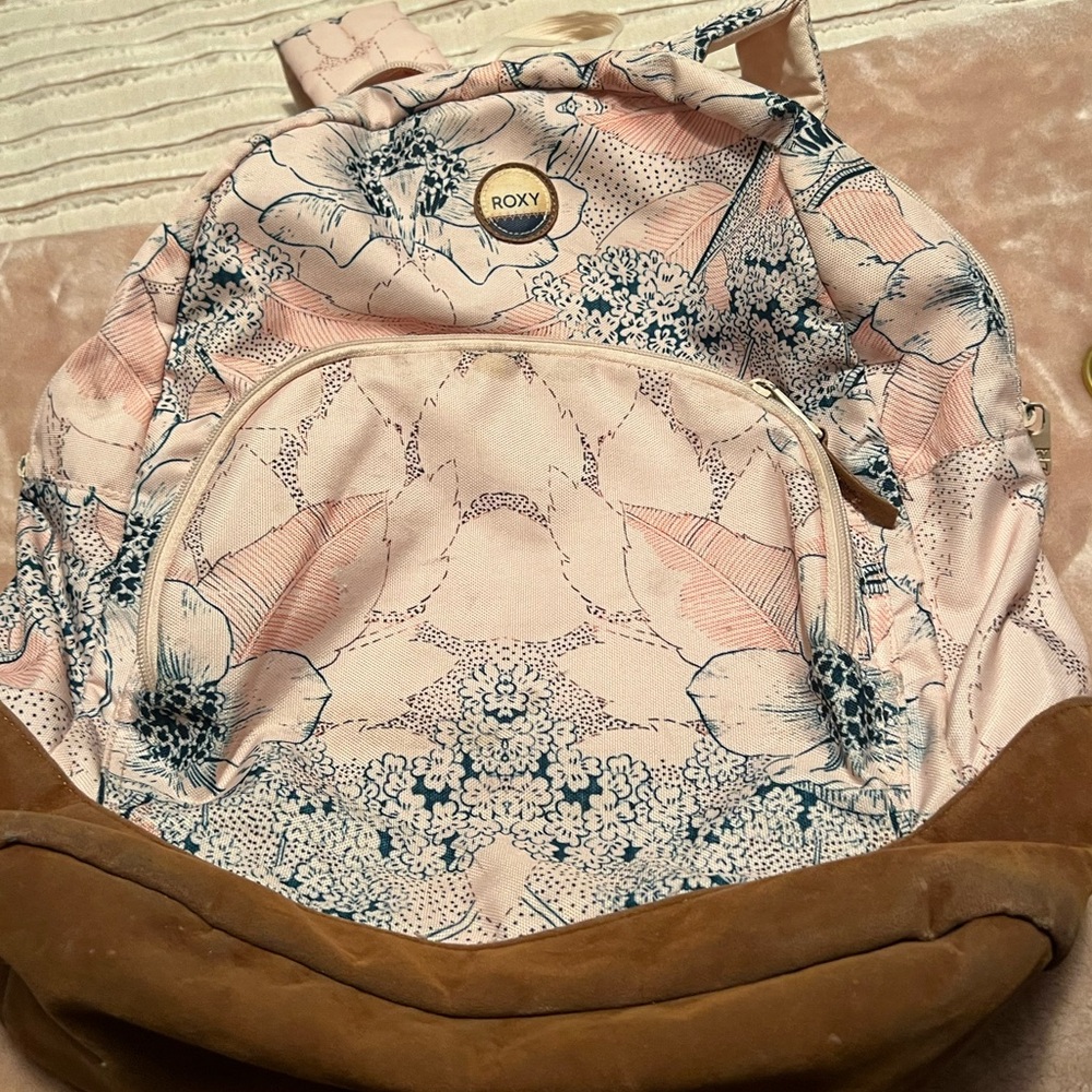 roxy floral backpack - lightly worn